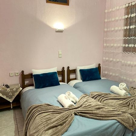 Karpouzis Guesthouse วีโกส ภายนอก รูปภาพ