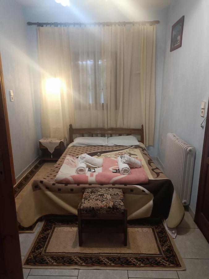 Karpouzis Guesthouse วีโกส ภายนอก รูปภาพ